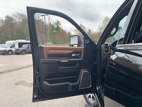 Used 2024 RAM 2500 Limited w/ Safety Group AWD/4WD image 18