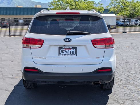 Used 2018 Kia Sorento AWD image 7