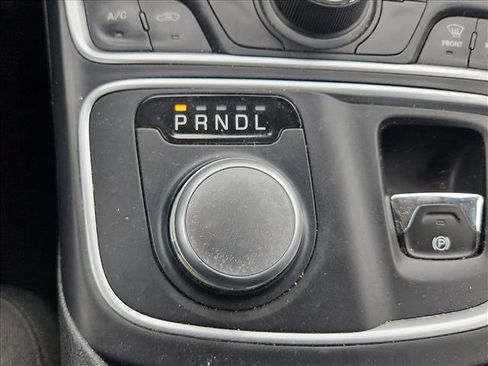 Used 2015 Chrysler 200 Limited w/ Convenience Group image 11