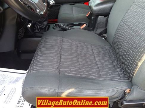 Used 2012 Jeep Wrangler Rubicon w/ PWR Convenience Group image 18