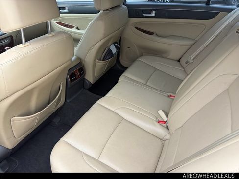 Used 2012 Hyundai Genesis 3.8 w/ Premium Pkg RWD image 29