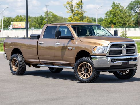 Used 2011 RAM 2500 SLT AWD/4WD image 4
