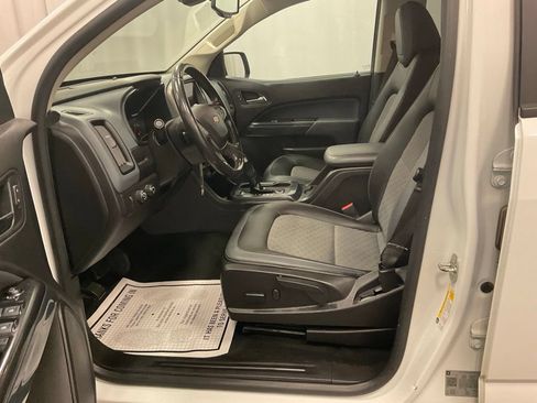 Used 2019 Chevrolet Colorado Z71 AWD/4WD image 7