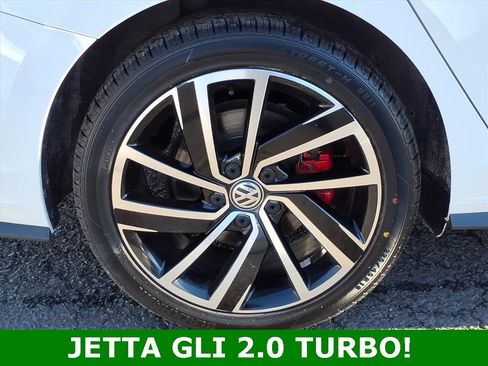 Used 2021 Volkswagen Jetta GLI image 7