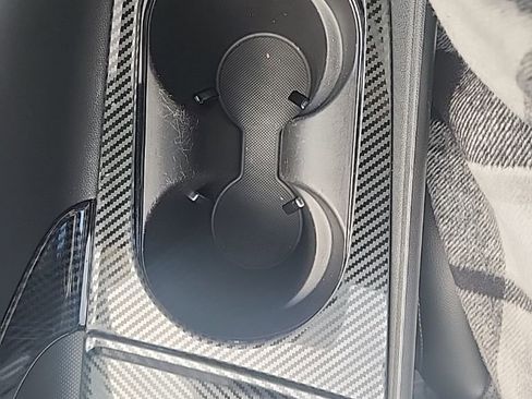 Used 2024 Hyundai Elantra Limited image 14