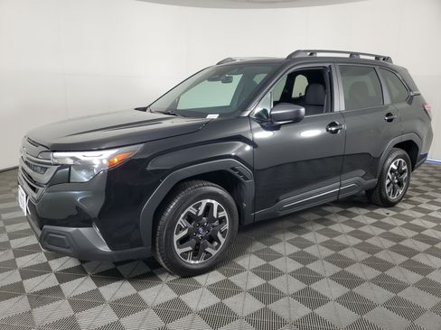 Used 2026 Subaru Forester Premium AWD/4WD image 8