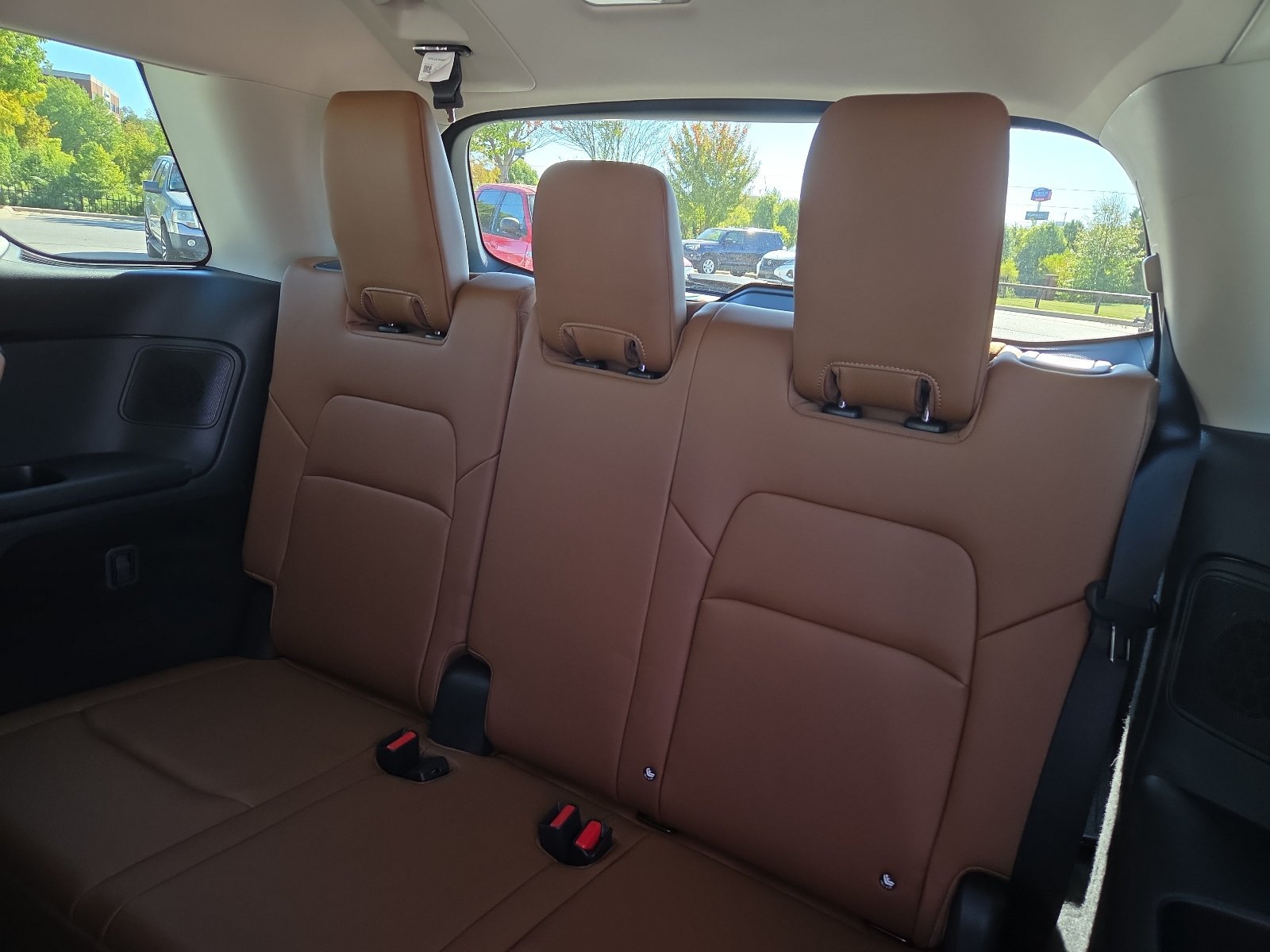 Used 2025 Nissan Pathfinder Platinum w/ Cargo Package AWD/4WD image 11