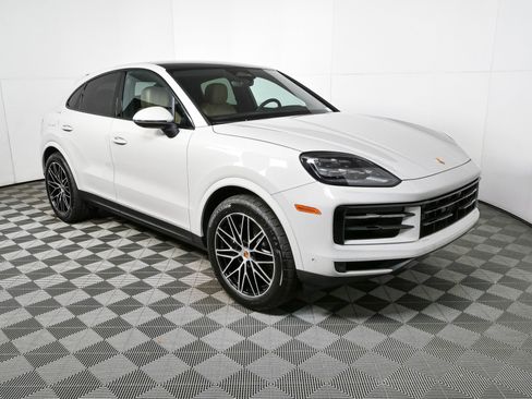 New 2026 Porsche Cayenne Coupe AWD/4WD image 28
