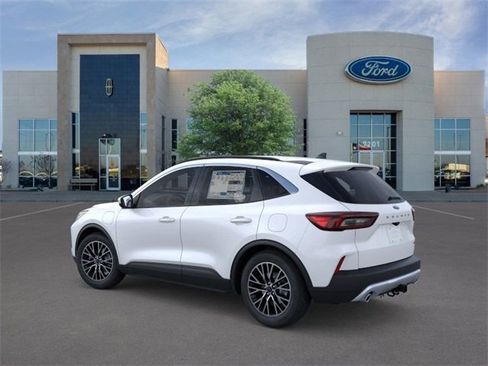 New 2026 Ford Escape SE w/ Class II Trailer Tow Package image 4