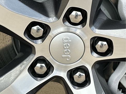 New 2025 Jeep Grand Cherokee Limited w/ Trailer Tow Package image 12