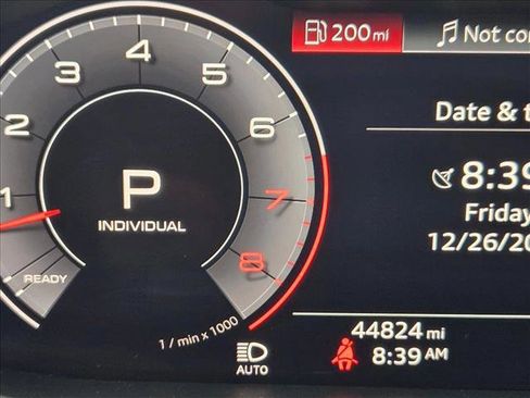 Used 2019 Audi Q8 Prestige image 11