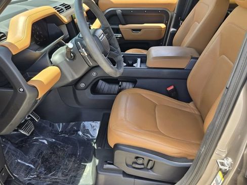 Used 2023 Land Rover Defender 110 V8 AWD/4WD image 10