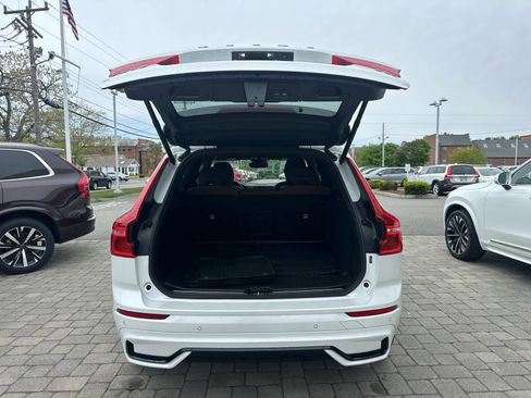 Used 2025 Volvo XC60 B5 Plus AWD/4WD image 33