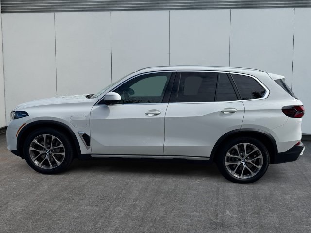 Certified 2026 BMW X5 xDrive50e AWD/4WD image 2