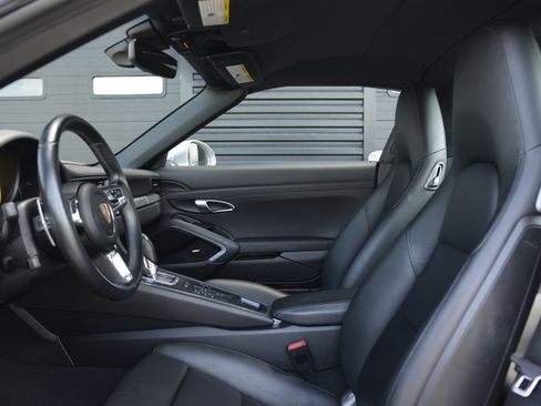 Used 2018 Porsche 911 Targa 4S AWD/4WD image 15