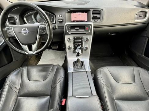Used 2018 Volvo S60 T5 Dynamic w/ Vision Package image 17