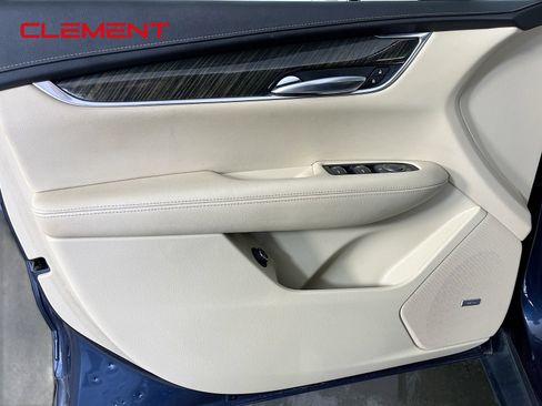 Used 2018 Cadillac XT5 FWD image 26