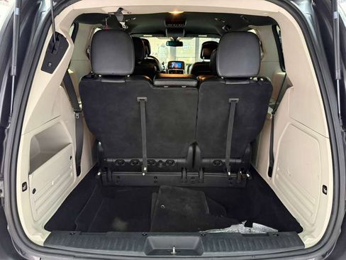 Used 2019 Dodge Grand Caravan SXT FWD image 49