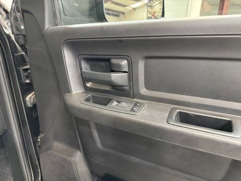 Used 2018 RAM 2500 Tradesman w/ Chrome Appearance Group image 55