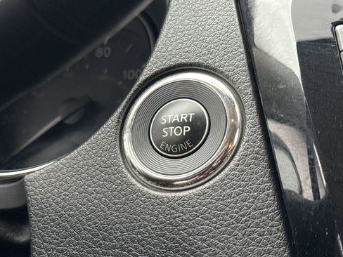Used 2018 Nissan Rogue SL w/ Premium Package FWD image 20