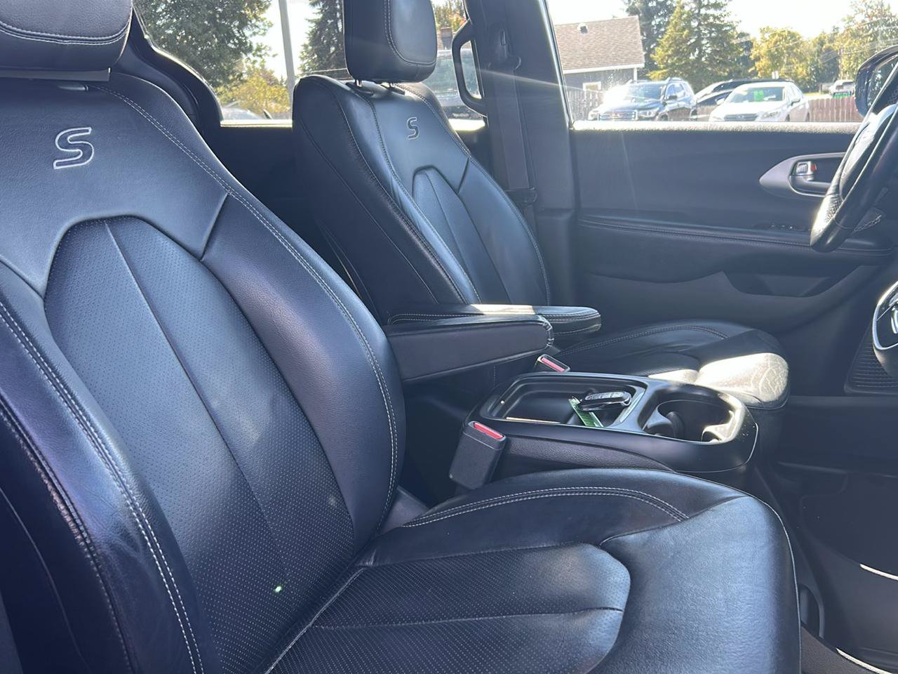 Used 2019 Chrysler Pacifica Touring-L w/ Advanced Safetytec Group FWD image 32