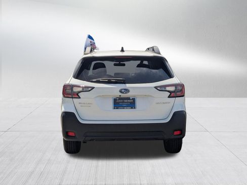 Used 2025 Subaru Outback Premium image 4