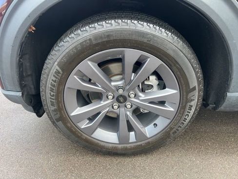 Used 2023 Ford Explorer XLT w/ Equipment Group 202A AWD/4WD image 9