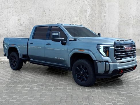 Used 2024 GMC Sierra 2500 AT4 w/ AT4 Premium Plus Package AWD/4WD image 2