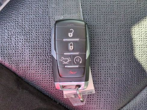 Used 2023 RAM 1500 Laramie AWD/4WD image 34