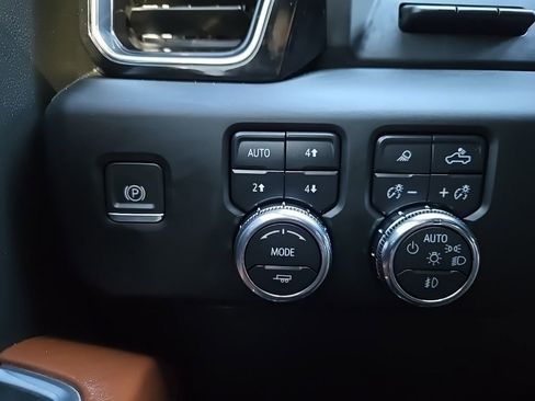 Used 2024 GMC Sierra 2500 Denali Ultimate image 21