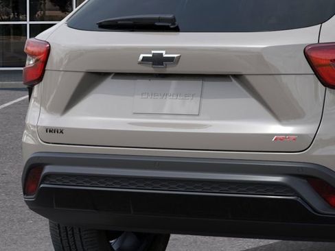 New 2026 Chevrolet Trax RS w/ Sunroof Package FWD image 14
