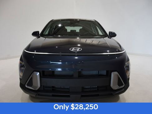 New 2026 Hyundai Kona SE image 2