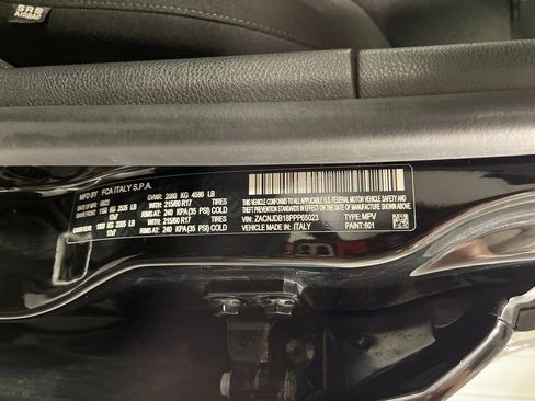 Used 2023 Jeep Renegade Latitude image 36