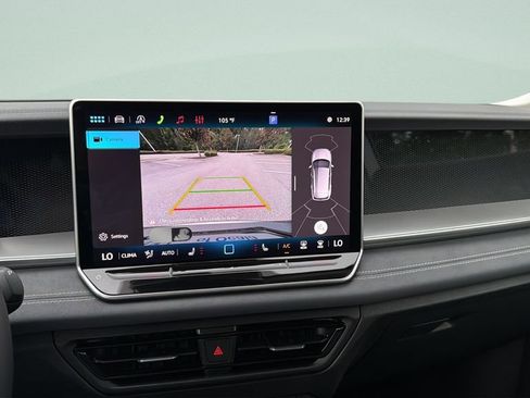 New 2026 Volkswagen Tiguan SE FWD image 14