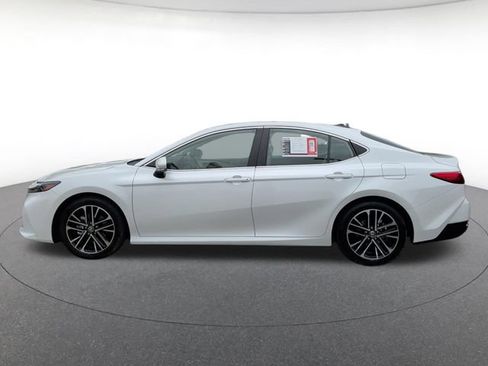Used 2025 Toyota Camry XLE w/ Premium Plus Package FWD image 3