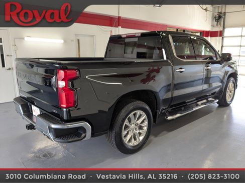 Used 2019 Chevrolet Silverado 1500 LTZ w/ LTZ Convenience Package image 4