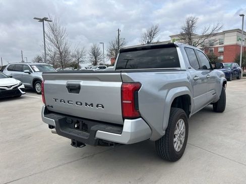 Used 2025 Toyota Tacoma SR5 image 4