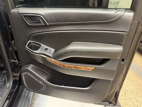 Used 2016 Chevrolet Suburban LTZ image 28