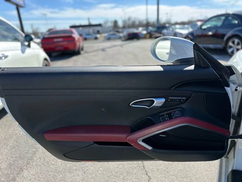 Used 2017 Porsche 718 Boxster S image 23