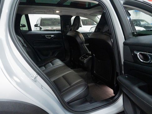 Used 2023 Volvo V60 B5 Cross Country Ultimate w/ Climate Package image 26