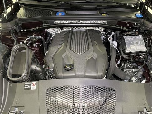 New 2026 Porsche Macan image 24