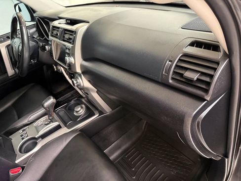 Used 2011 Toyota 4Runner Limited AWD/4WD image 34