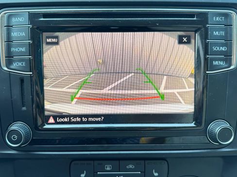 Used 2017 Volkswagen Jetta SE FWD image 12