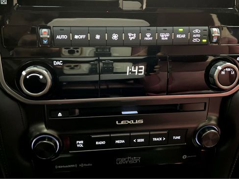 Certified 2023 Lexus GX 460 Premium w/ Premium Plus Package image 17