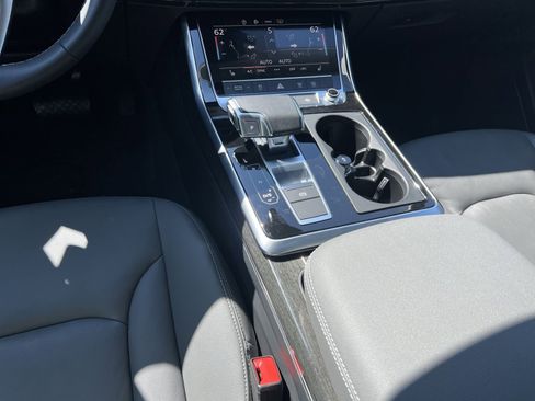 Used 2025 Audi Q7 2.0T Premium w/ Convenience Package AWD/4WD image 23