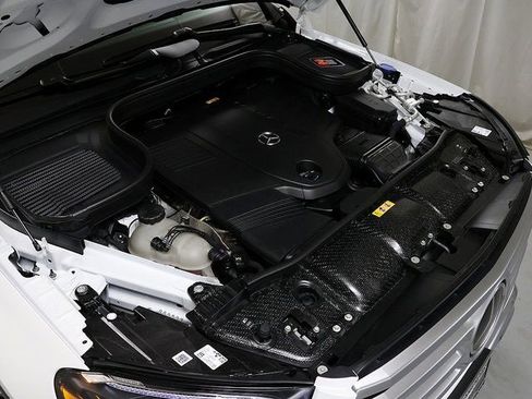 Certified 2026 Mercedes-Benz GLS 450 4MATIC image 40