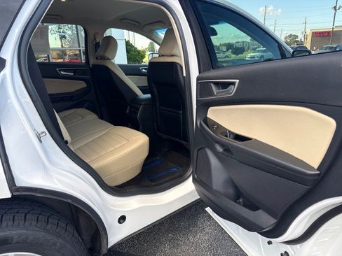 Used 2020 Ford Edge SEL w/ Cold Weather Package AWD/4WD image 26