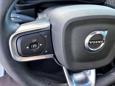 Used 2022 Volvo XC40 P8 Recharge Plus image 18