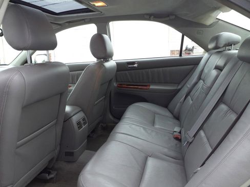 Used 2003 Toyota Camry XLE image 8