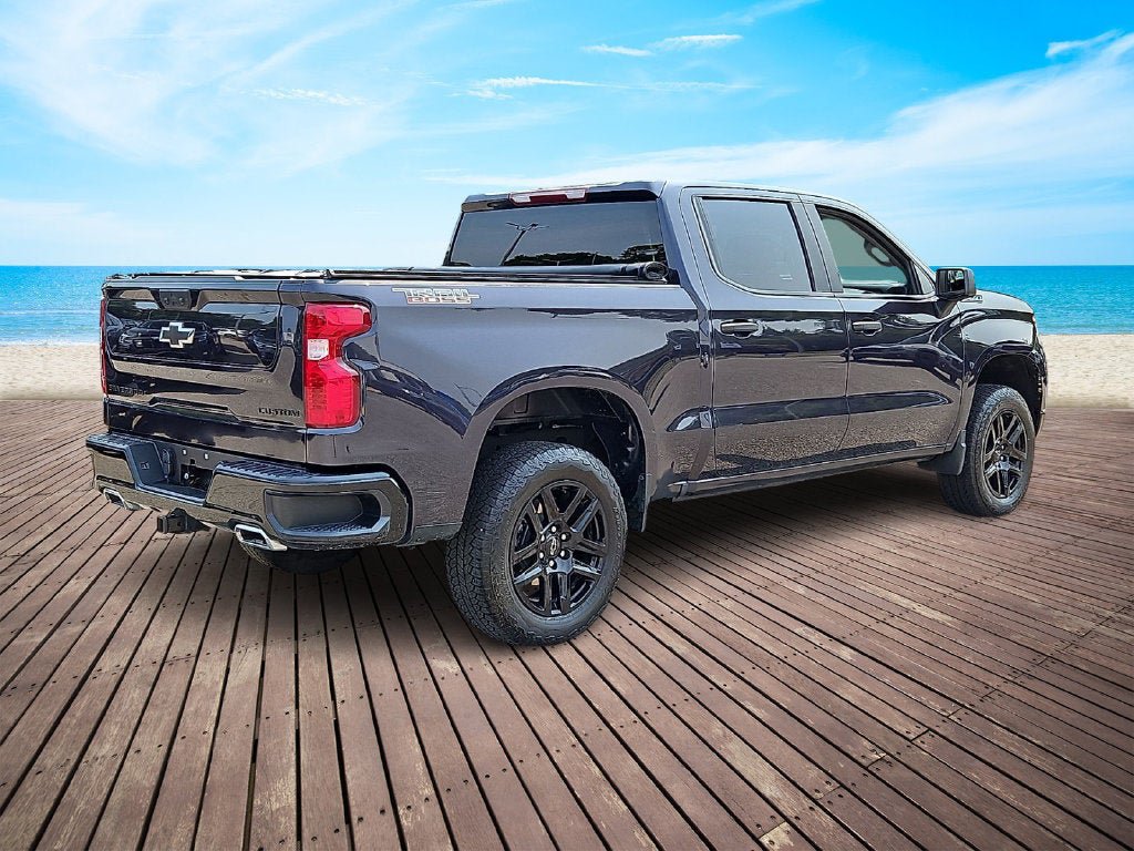 Used 2024 Chevrolet Silverado 1500 Custom Trail Boss w/ LPO, Dark Essentials Package AWD/4WD image 4